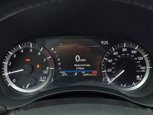 Certified 2024 Toyota Highlander XLE image 26