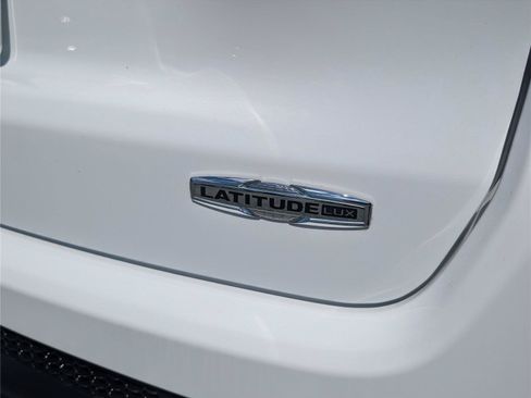 Used 2023 Jeep Compass Latitude AWD/4WD image 10