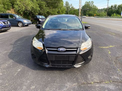 Used 2014 Ford Focus SE w/ SE Winter Package FWD image 7