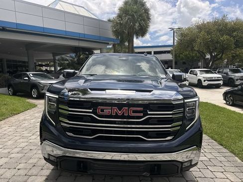 Used 2022 GMC Sierra 1500 SLT w/ SLT Premium Plus Package AWD/4WD image 19