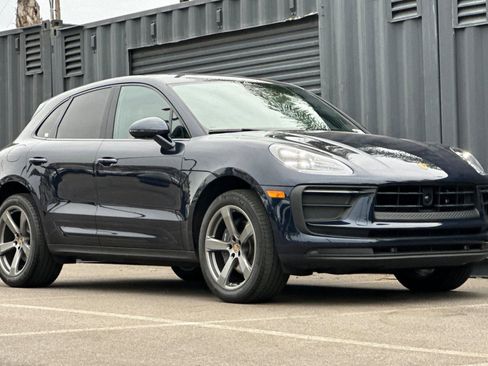 Used 2023 Porsche Macan image 10