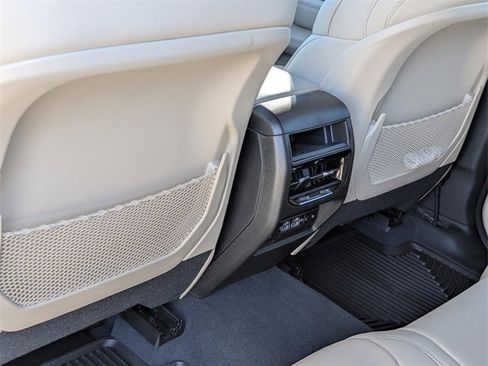 Used 2023 Jeep Grand Cherokee Limited image 27