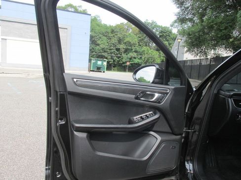 Used 2018 Porsche Macan Turbo image 55
