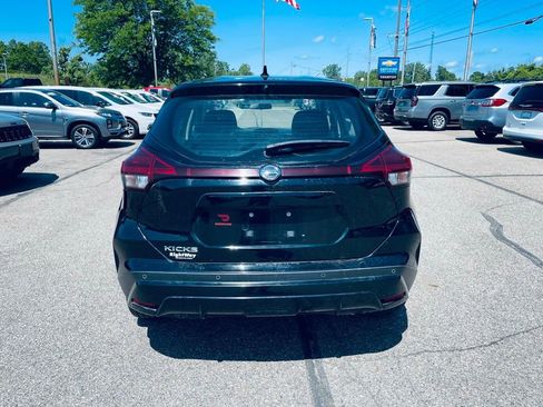 Used 2021 Nissan Kicks S FWD image 5