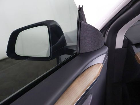 Used 2023 Tesla Model Y AWD image 36