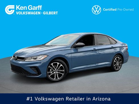 Used 2025 Volkswagen Jetta Sport image 1