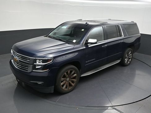 Used 2019 Chevrolet Suburban Premier RWD image 15
