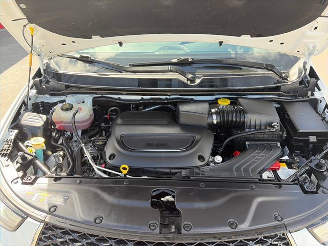 Used 2025 Chrysler Pacifica Select FWD image 55
