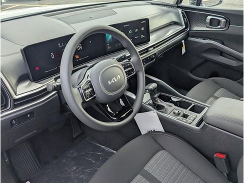 New 2025 Kia Sorento LX image 13