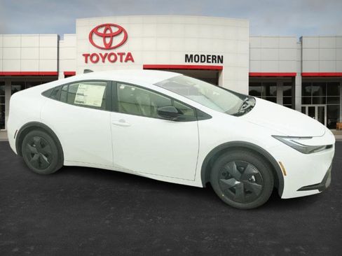 New 2026 Toyota Prius LE image 27
