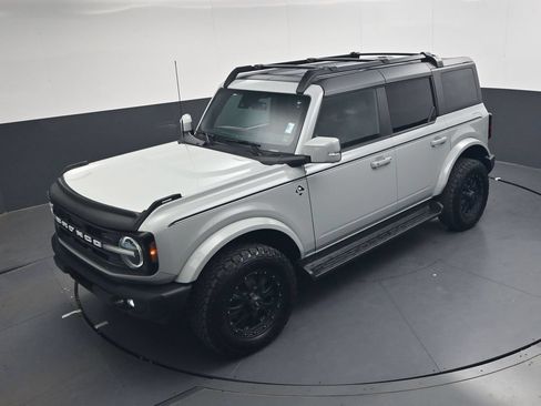 Used 2024 Ford Bronco Outer Banks AWD/4WD image 40
