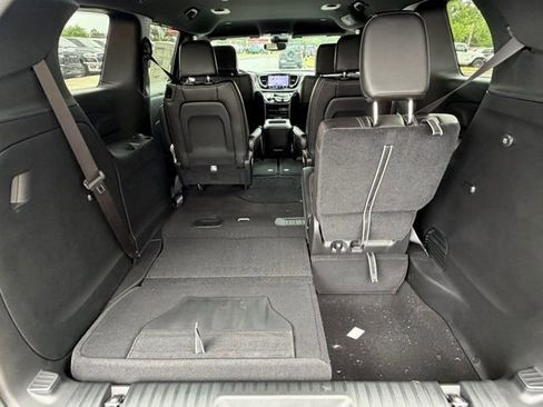 New 2026 Chrysler Pacifica Select AWD/4WD image 24