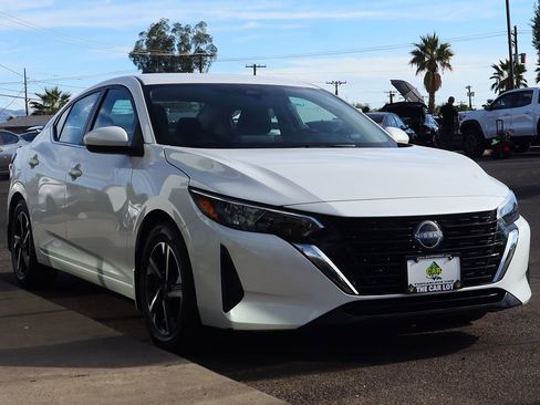 Used 2025 Nissan Sentra SV image 14