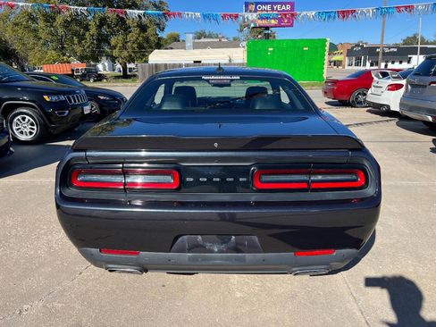 Used 2017 Dodge Challenger GT w/ GT Interior Package image 6