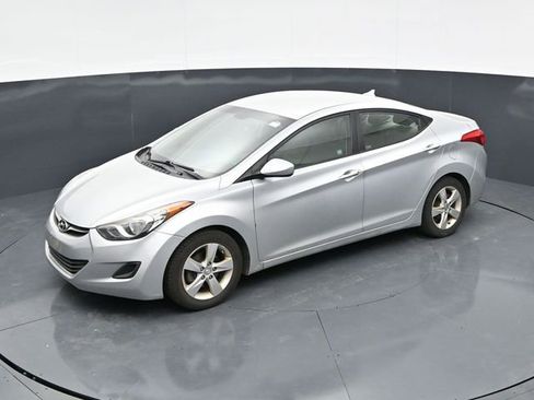 Used 2013 Hyundai Elantra GLS FWD image 11