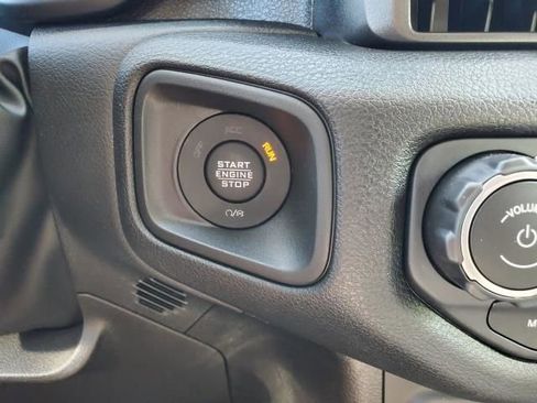 New 2025 Jeep Gladiator Sport image 21