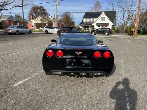 Used 2006 Chevrolet Corvette Coupe w/ Preferred Equipment Group image 4