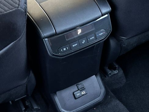 Certified 2024 Toyota Highlander LE image 16
