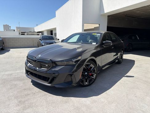 Used 2024 BMW i5 M60 w/ Premium Package AWD/4WD image 3