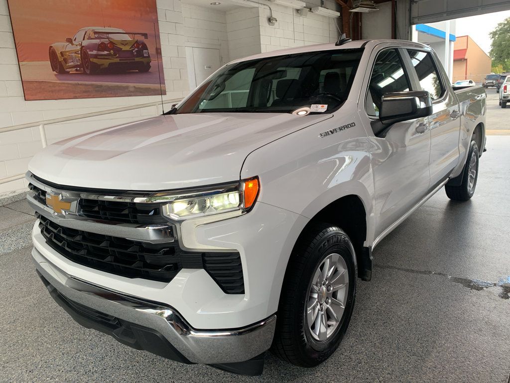 Used 2025 Chevrolet Silverado 1500 LT RWD image 4