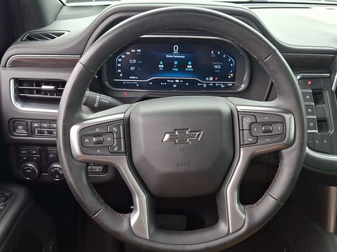 Used 2023 Chevrolet Tahoe Z71 w/ Luxury Package AWD/4WD image 20