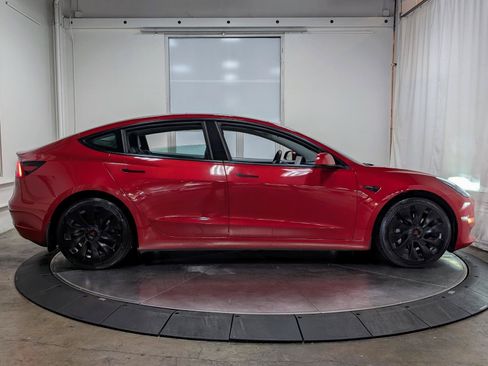 Used 2022 Tesla Model 3 Long Range AWD/4WD image 9