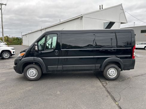 New 2026 RAM ProMaster 2500 w/ Convenience Group image 8
