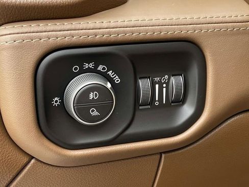 Used 2023 RAM 2500 Limited image 19