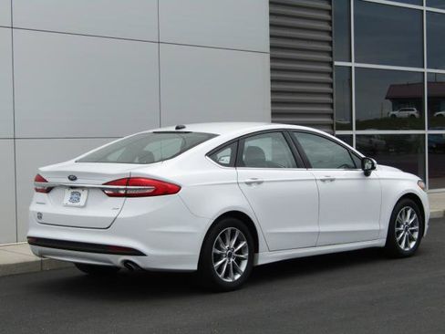 Certified 2017 Ford Fusion SE FWD image 7