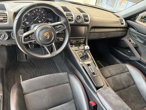 Used 2016 Porsche Boxster Spyder RWD image 4