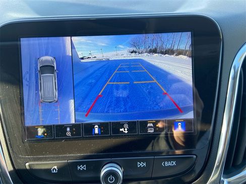 Used 2022 Chevrolet Equinox Premier image 23