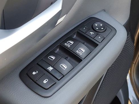 Used 2021 RAM 1500 Big Horn AWD/4WD image 16