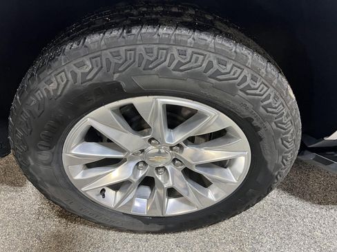 Used 2023 Chevrolet Tahoe Premier AWD/4WD image 25