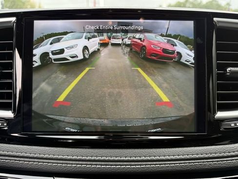 New 2026 Chrysler Pacifica Limited image 31