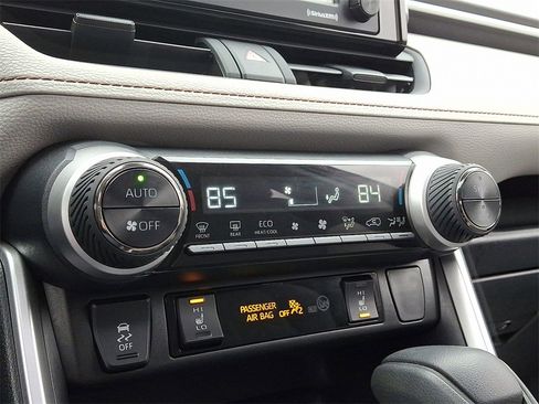 Used 2022 Toyota RAV4 XLE w/ Convenience Package image 18