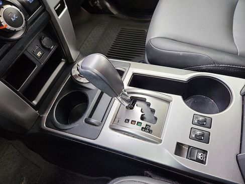 Used 2022 Toyota 4Runner SR5 Premium image 11