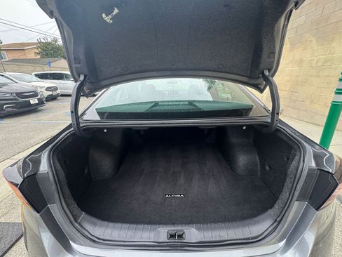 Used 2025 Nissan Altima 2.5 SV image 31