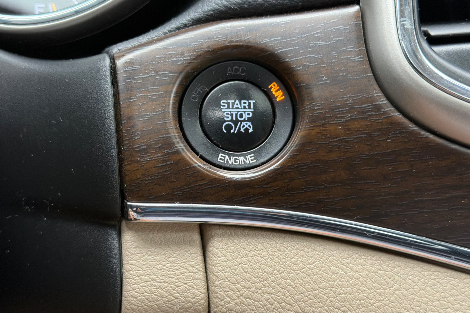 Used 2015 Jeep Grand Cherokee Limited w/ Trailer Tow Group IV AWD/4WD image 22