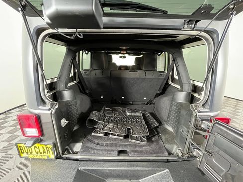 Used 2018 Jeep Wrangler Unlimited Rubicon w/ Cold Weather Group image 22