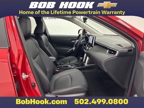 Used 2024 Toyota Corolla Cross XLE image 30