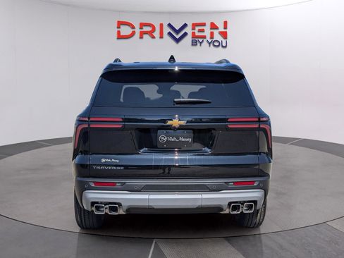 New 2026 Chevrolet Traverse LT w/ Driver Confidence Package image 4