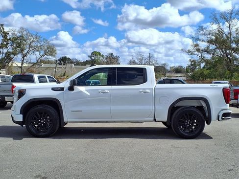 Used 2025 GMC Sierra 1500 Elevation image 4