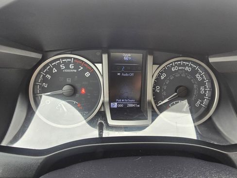 Used 2021 Toyota Tacoma Limited image 19