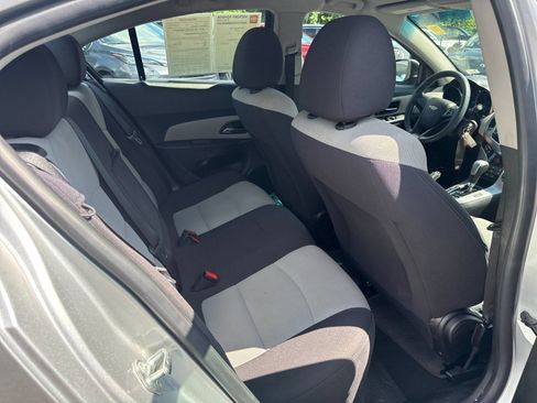 Used 2013 Chevrolet Cruze LS FWD image 22