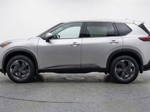 Used 2025 Nissan Rogue SV FWD image 5