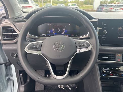 New 2026 Volkswagen Taos SE AWD/4WD image 13