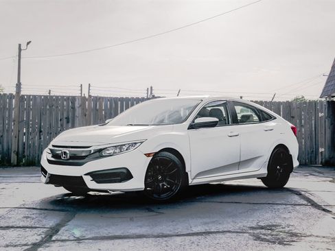 Used 2018 Honda Civic LX image 4