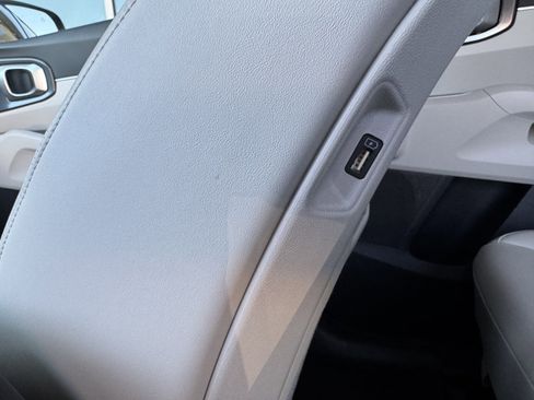 Used 2023 Kia Sorento S w/ Panoramic Sunroof Package FWD image 24
