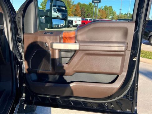 Used 2017 Ford F250 King Ranch w/ King Ranch Ultimate Package image 22