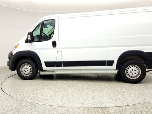 Used 2025 RAM ProMaster 2500 w/ U-Haul Equipment Group FWD image 8